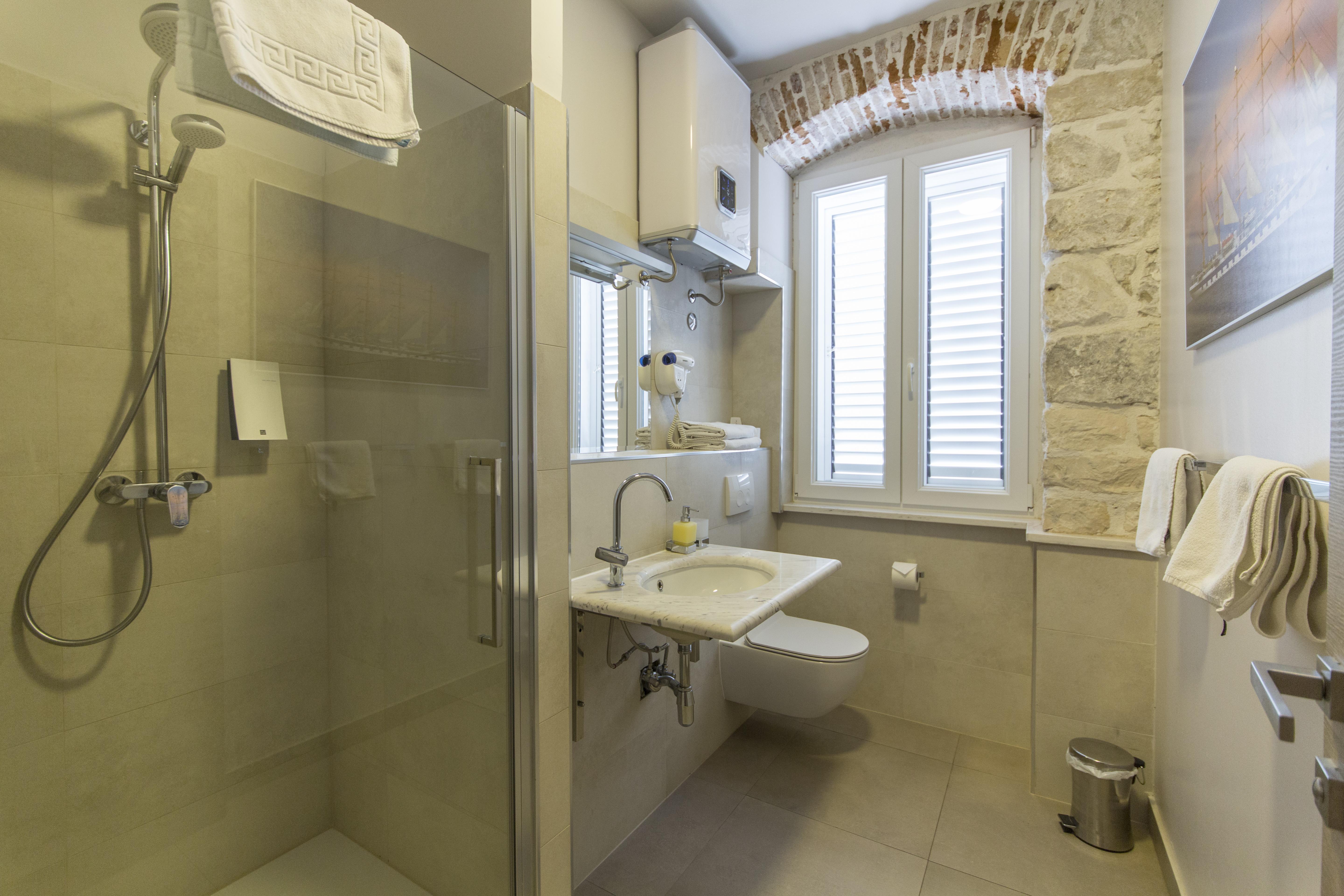 Tifani Luxury Rooms Split Exterior photo