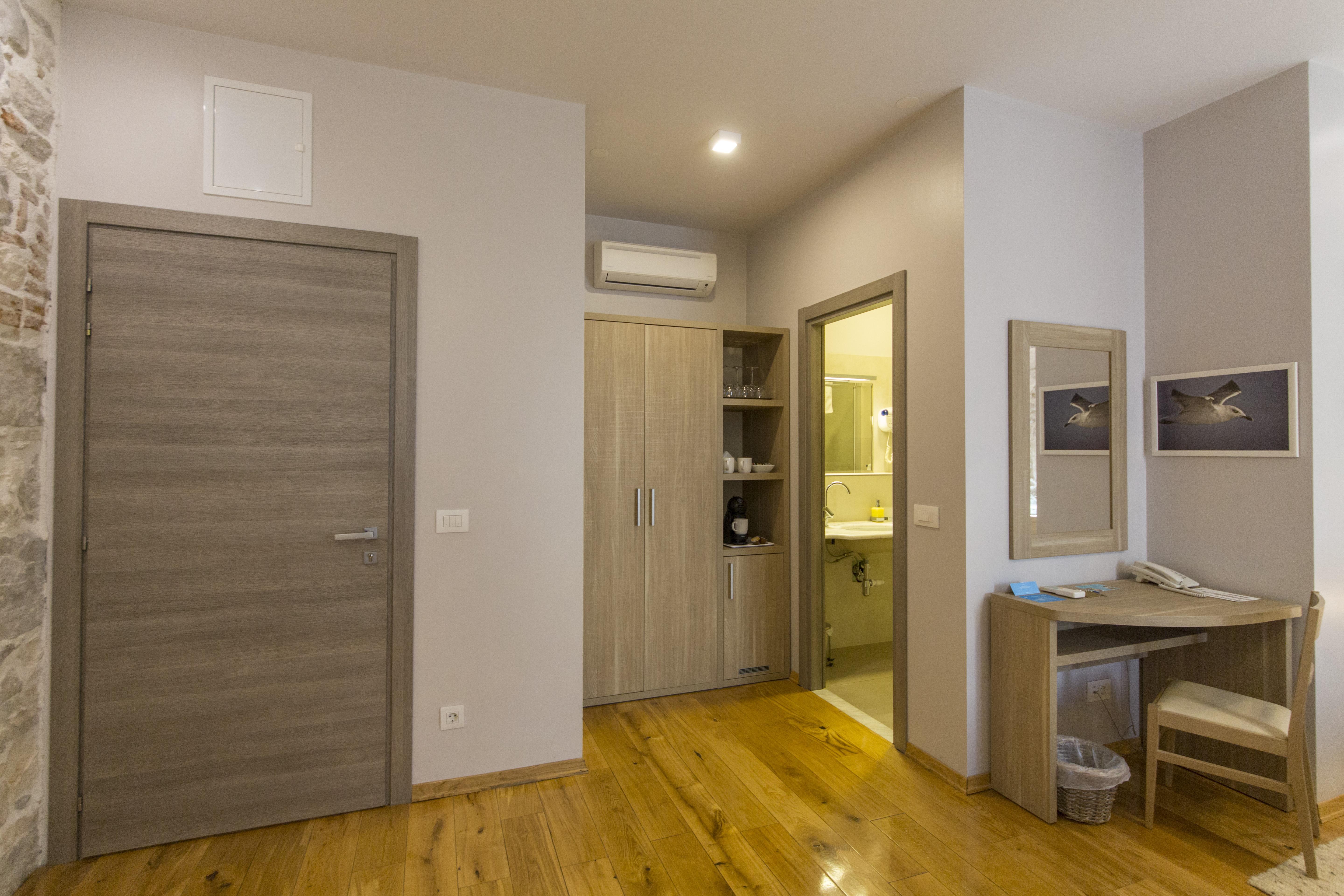 Tifani Luxury Rooms Split Exterior photo