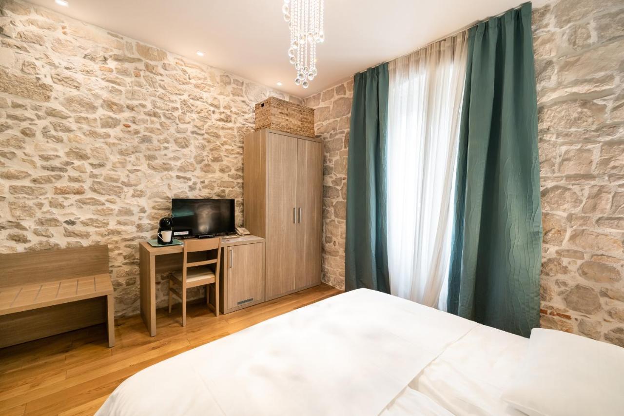 Tifani Luxury Rooms Split Exterior photo