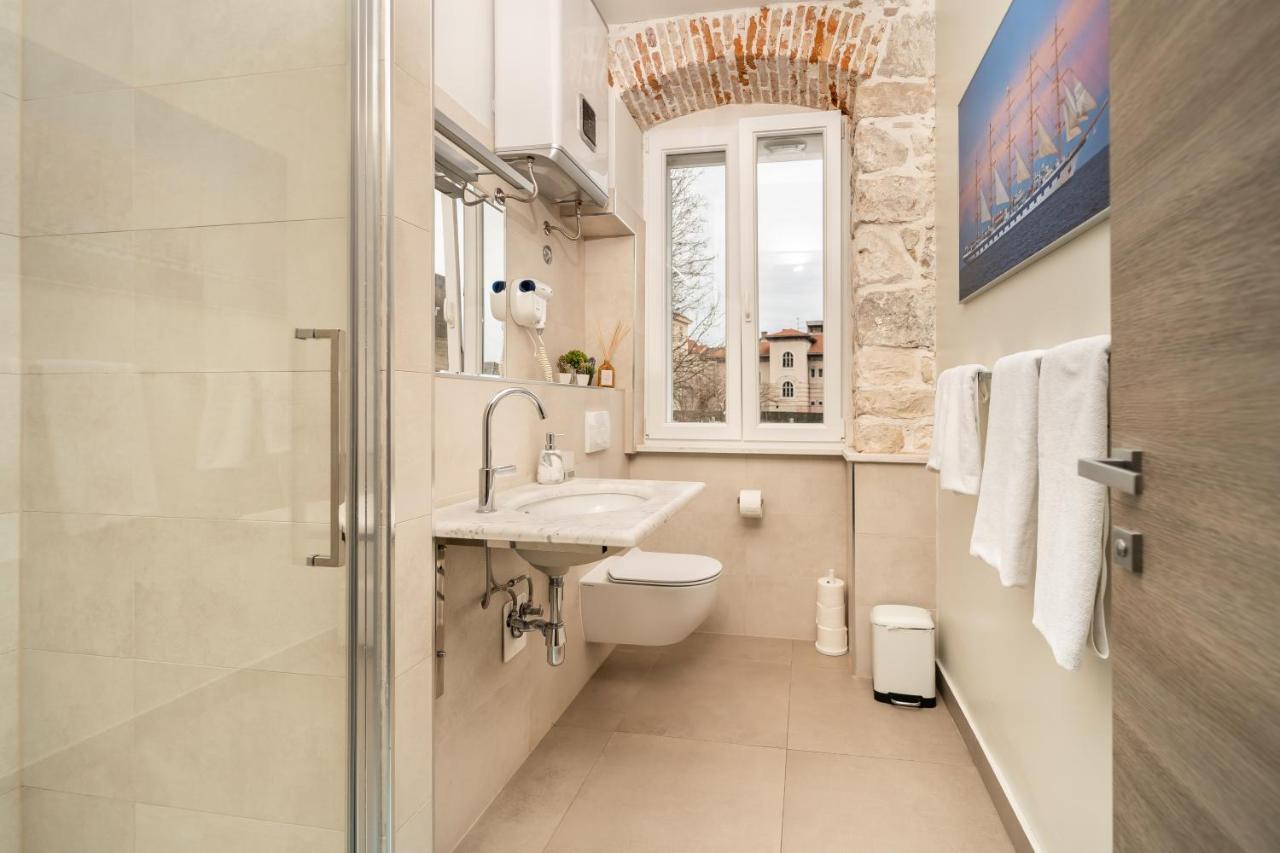 Tifani Luxury Rooms Split Exterior photo