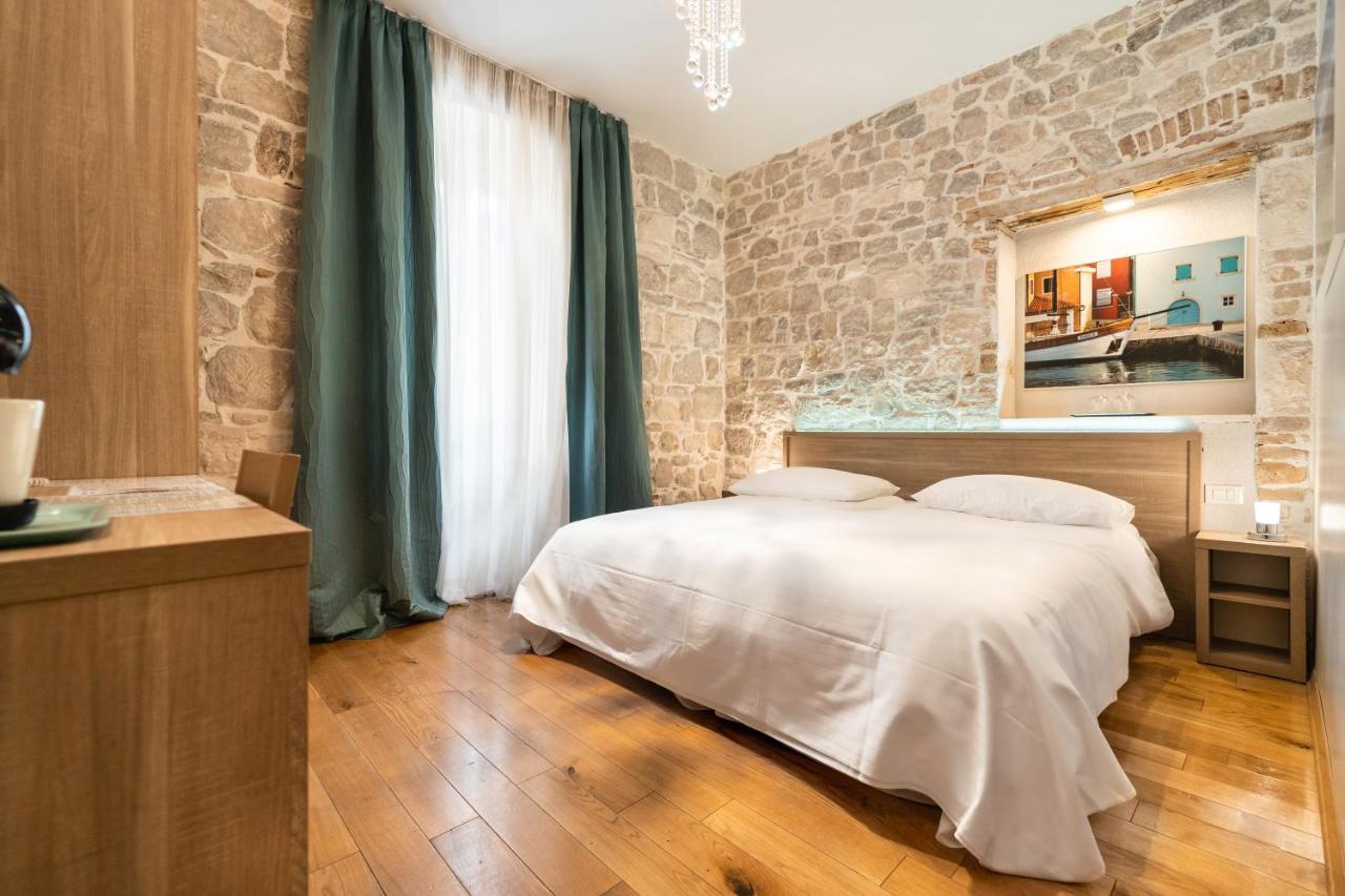 Tifani Luxury Rooms Split Exterior photo
