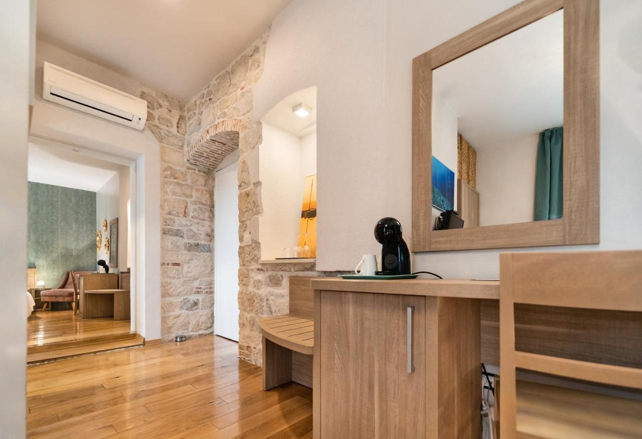 Tifani Luxury Rooms Split Exterior photo