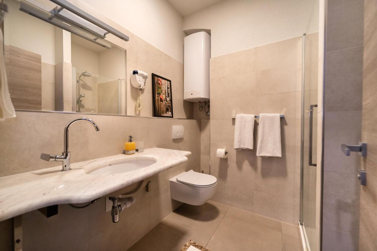 Tifani Luxury Rooms Split Exterior photo