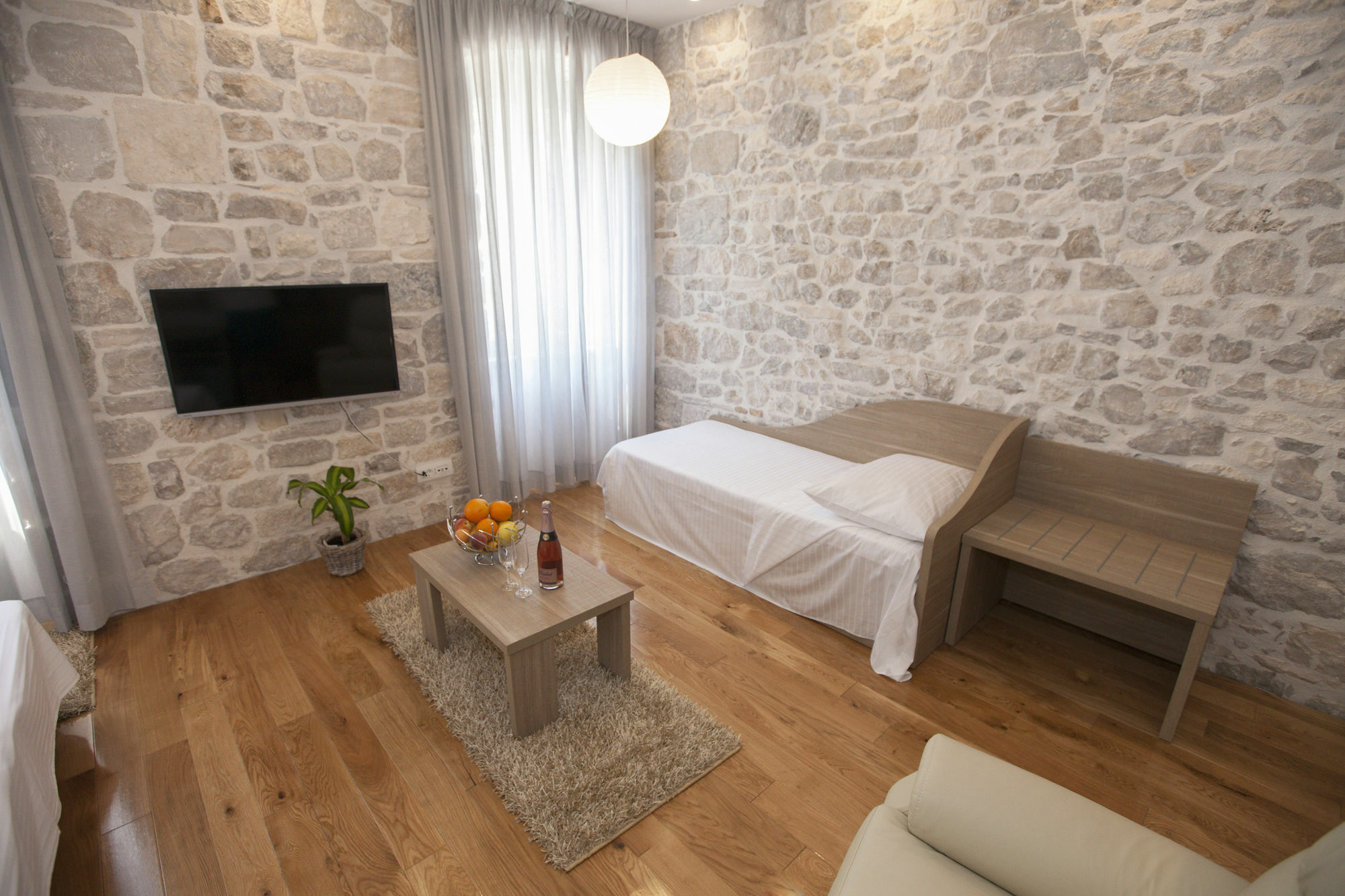 Tifani Luxury Rooms Split Exterior photo