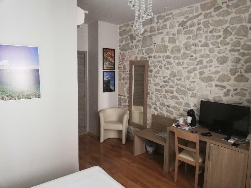 Tifani Luxury Rooms Split Exterior photo