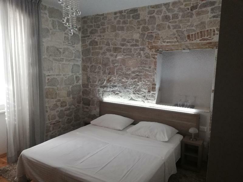 Tifani Luxury Rooms Split Exterior photo