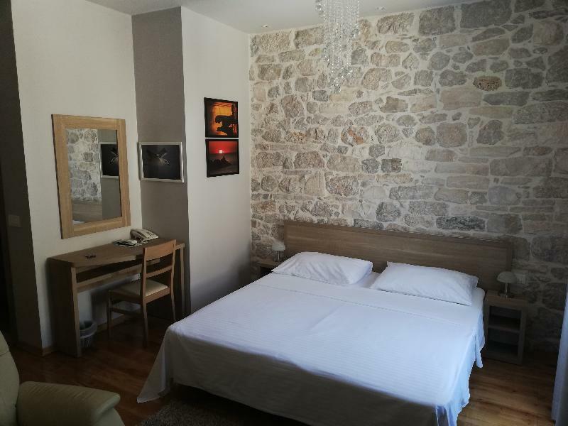 Tifani Luxury Rooms Split Exterior photo