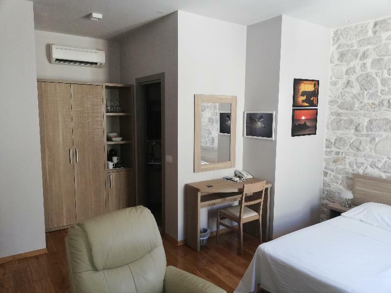 Tifani Luxury Rooms Split Exterior photo